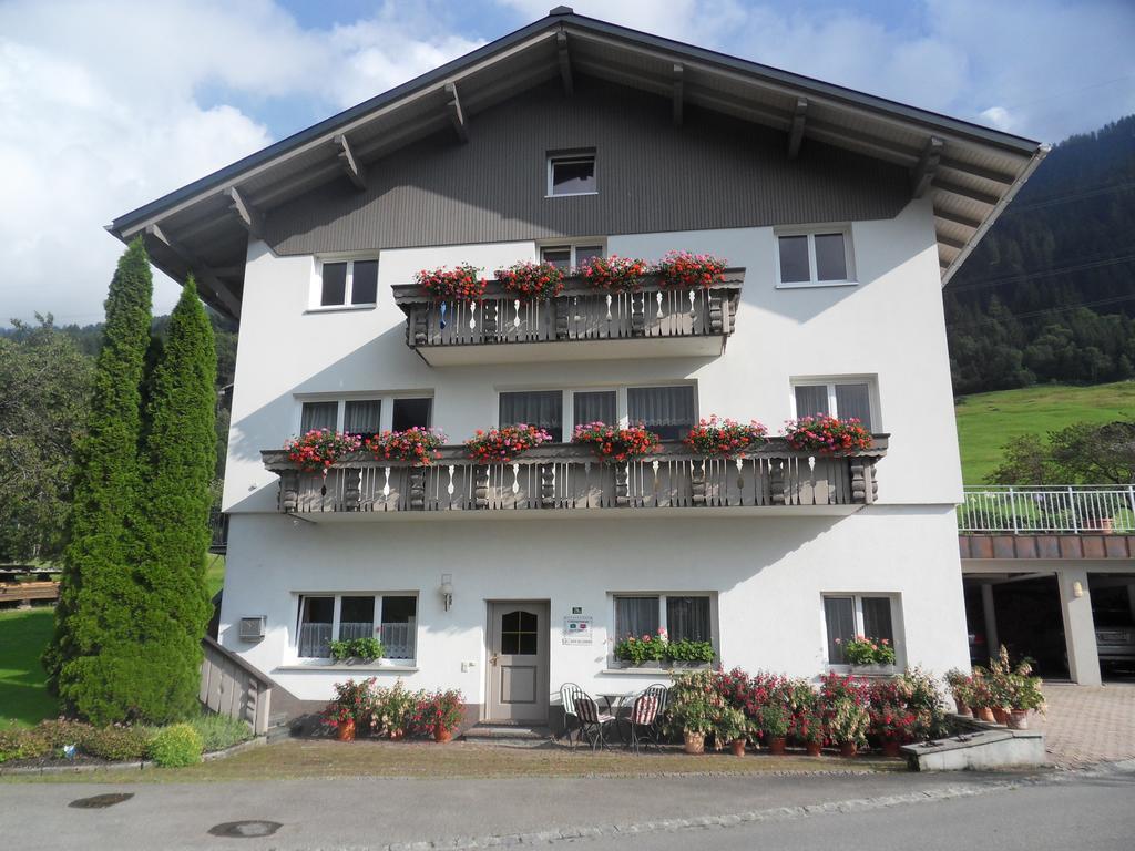 Apartamento Haus Konzett Dalaas Habitación foto