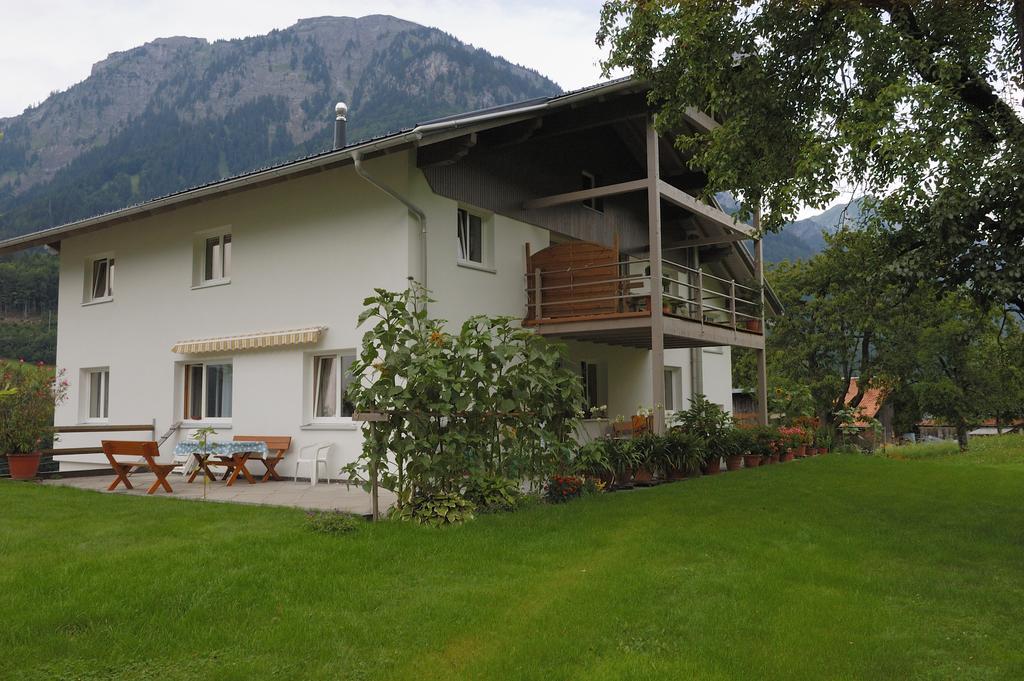 Apartamento Haus Konzett Dalaas Habitación foto