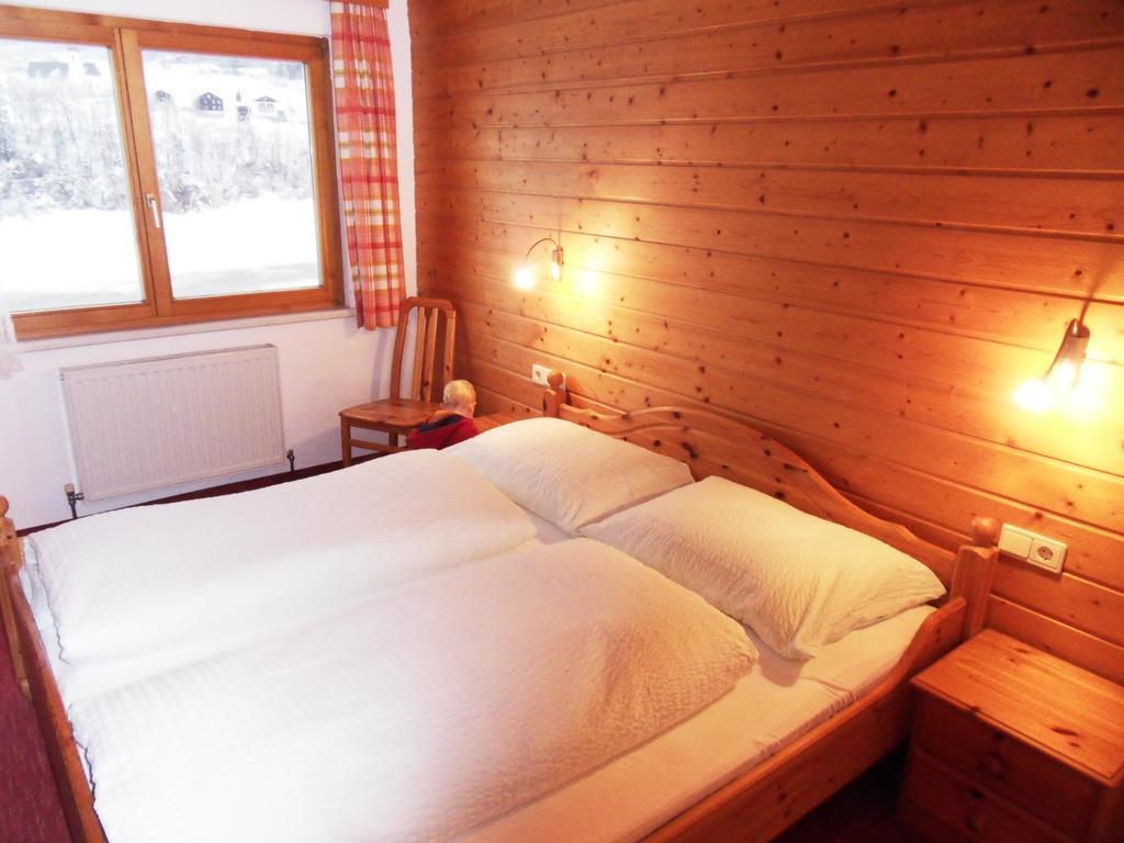 Apartamento Haus Konzett Dalaas Habitación foto